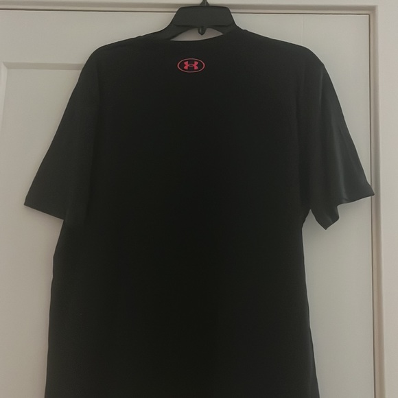 Mens UA tshirt - Picture 3 of 4